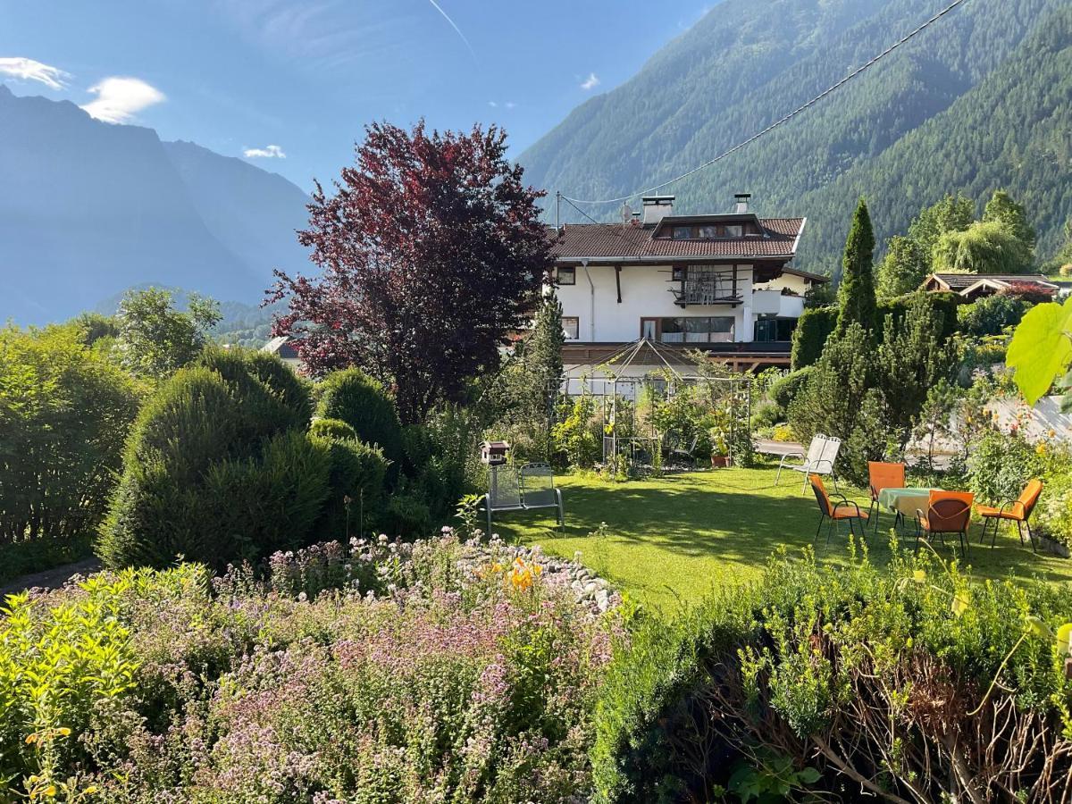 Comfortable Apartment In A Beautiful Surrounding Sautens Buitenkant foto